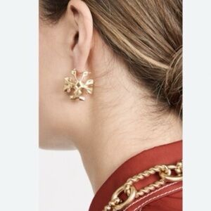 ***PRICE DROP*** Tory Burch Roxanne Hidden Earrings